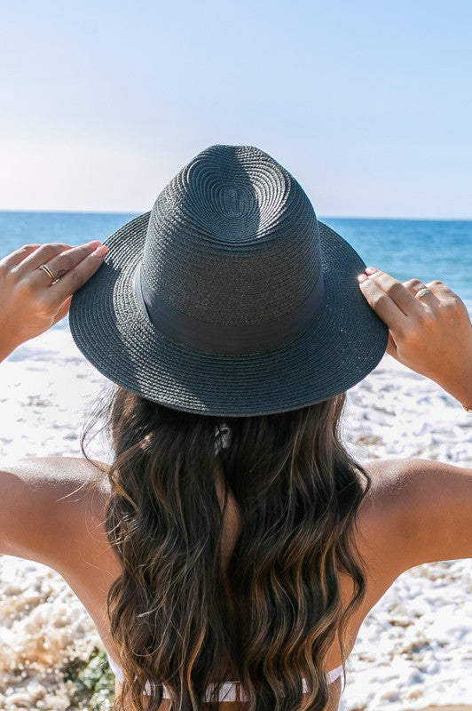 Regula Schwarz Geflochtener Fedora Strohhut für Damen | Sonnenhut mit schwarzem Band Sommer Strand - Einheitsgrösse