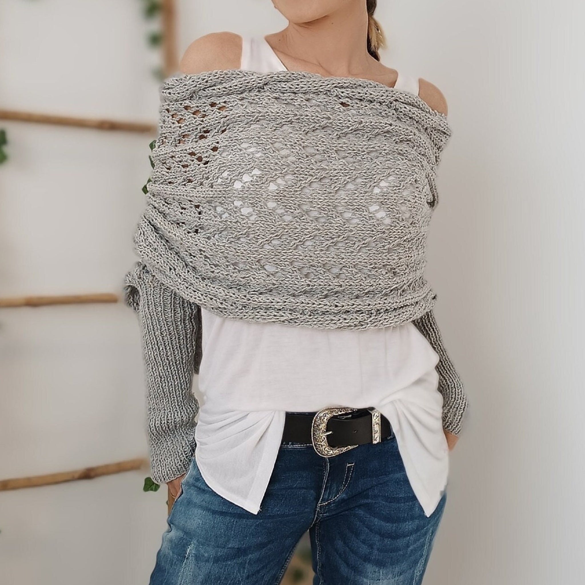 Vreni Hellgrau Gestrickter Schulterüberwurf mit Ärmeln und Lochmuster für Damen | Boho Casual Stil - S/M/L/XL