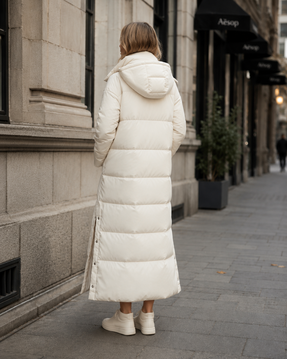 Maja Beige Longline Gesteppte Winterjacke mit Kapuze für Damen | Maxi Puffer-Jacke Windabweisend - S/M/L/XL/2XL/3XL