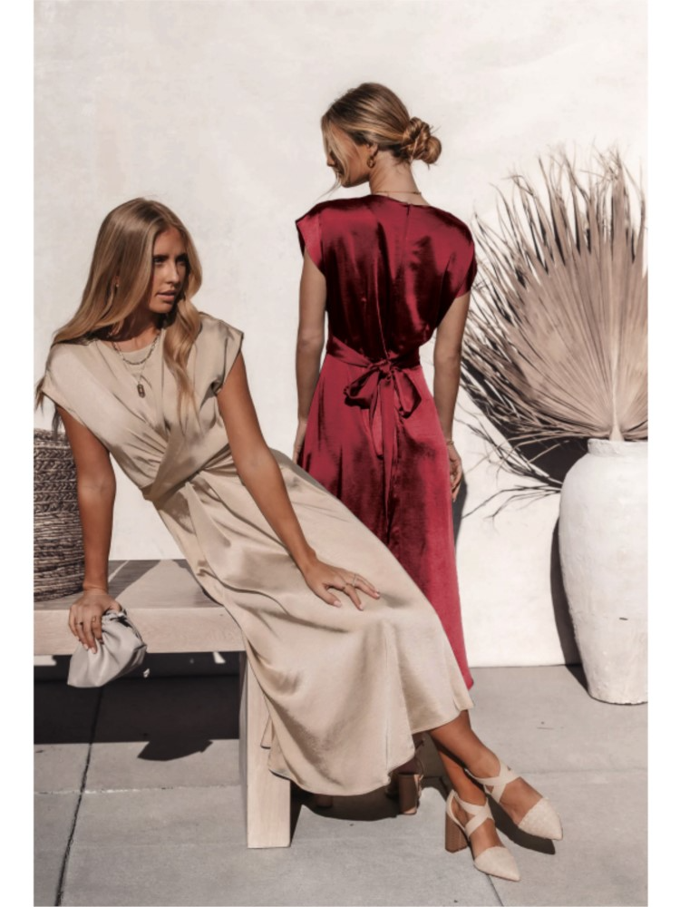 Elisabeth Rot Satin Crossover Midi Kleid für Damen | Elegante A-Linie Passform | Hochzeiten und Abendanlässe | Rückenschleife - S/M/L/XL