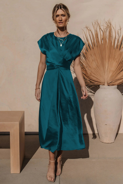 Elisabeth Rot Satin Crossover Midi Kleid für Damen | Elegante A-Linie Passform | Hochzeiten und Abendanlässe | Rückenschleife - S/M/L/XL