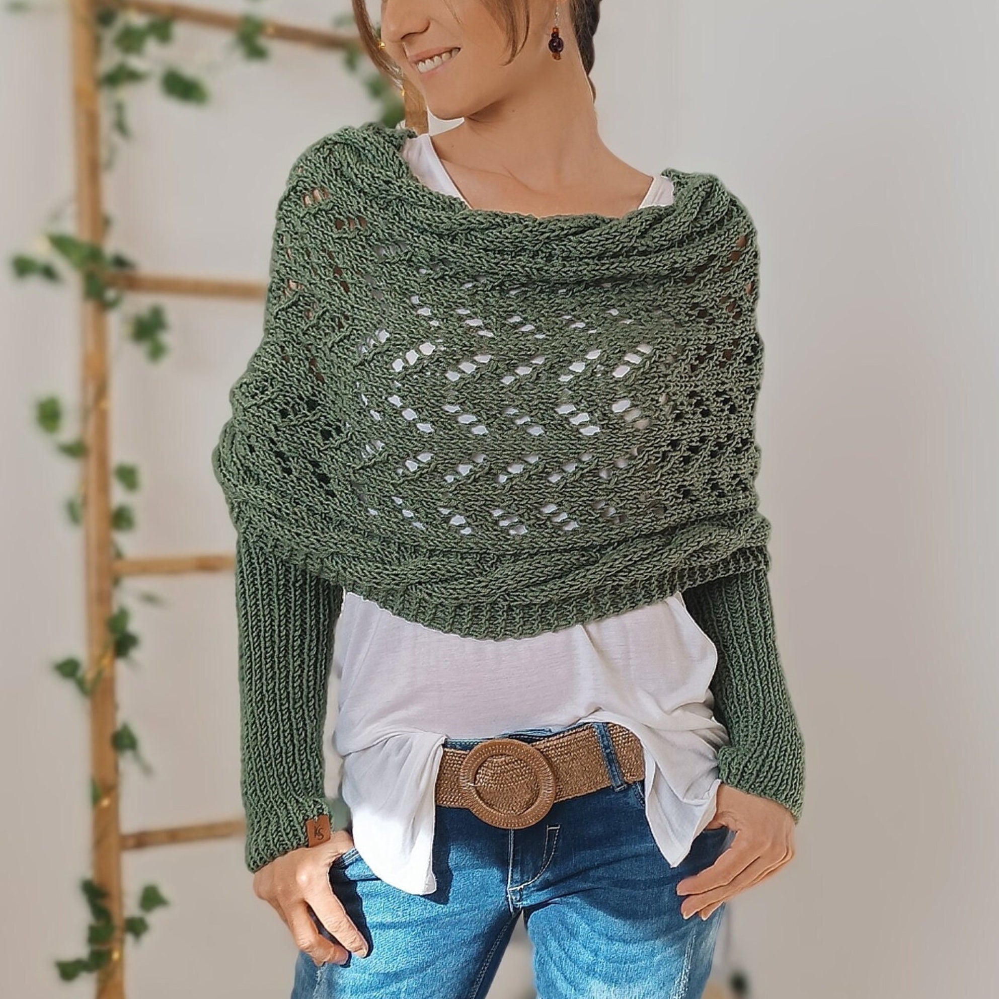 Vreni Hellgrau Gestrickter Schulterüberwurf mit Ärmeln und Lochmuster für Damen | Boho Casual Stil - S/M/L/XL