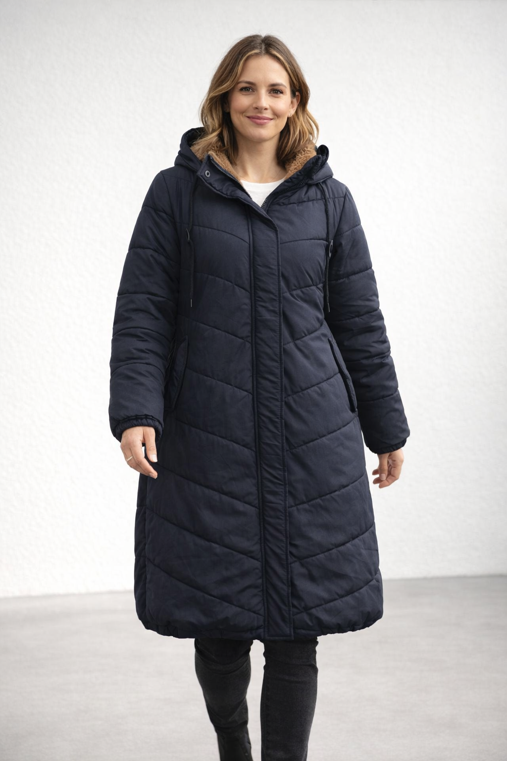 Wanda Schwarz Langer Gesteppter Wintermantel mit Kapuze und Fleecefutter für Damen | Casual Winter - XXS/XS/S/M/L/XL