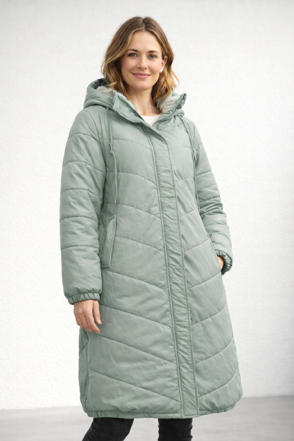 Wanda Schwarz Langer Gesteppter Wintermantel mit Kapuze und Fleecefutter für Damen | Casual Winter - XXS/XS/S/M/L/XL