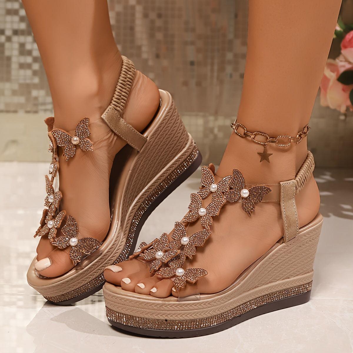 Lotti Weiß Schmetterling Plateau-Wedge Sandalen für Damen | Rhinestone-Verzierung, Komfort - Alle Grössen | Sommer