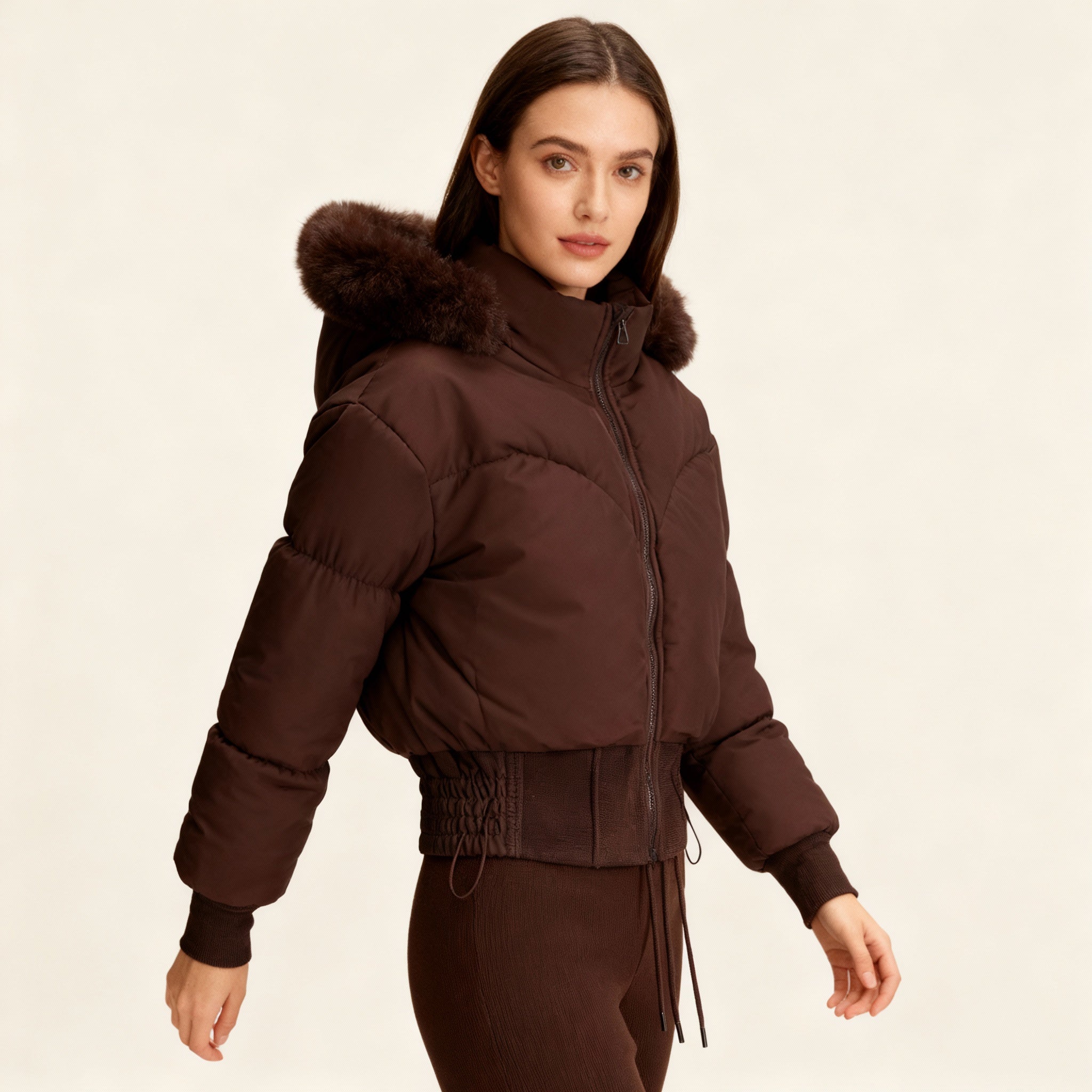 Monika Schwarz Kurze Isolierte Steppjacke mit Kapuze und Kunstfellbesatz für Damen | Winter Casual - S/M/L/XL/2XL
