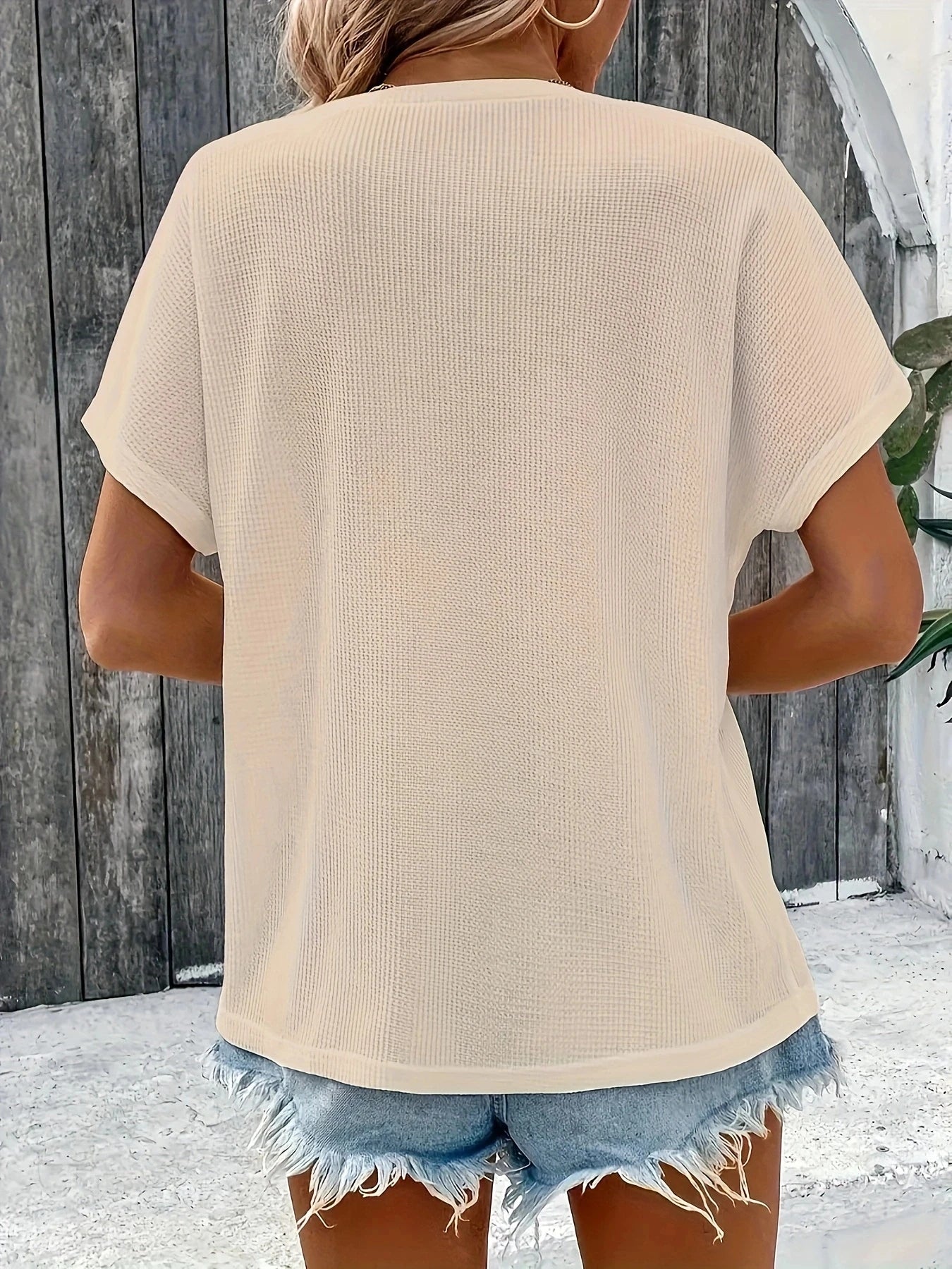 Fiona Damen T-Shirt | Hochwertiger Baumwollmix, Modisches Design mit Twist-Knopf 1