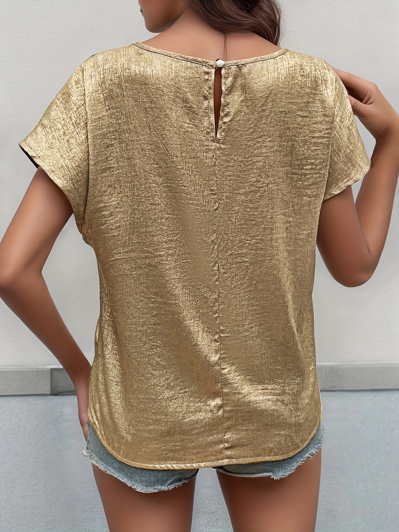 Gina Damen T-Shirt | Lockere Passform, Goldfarbenes Design 1