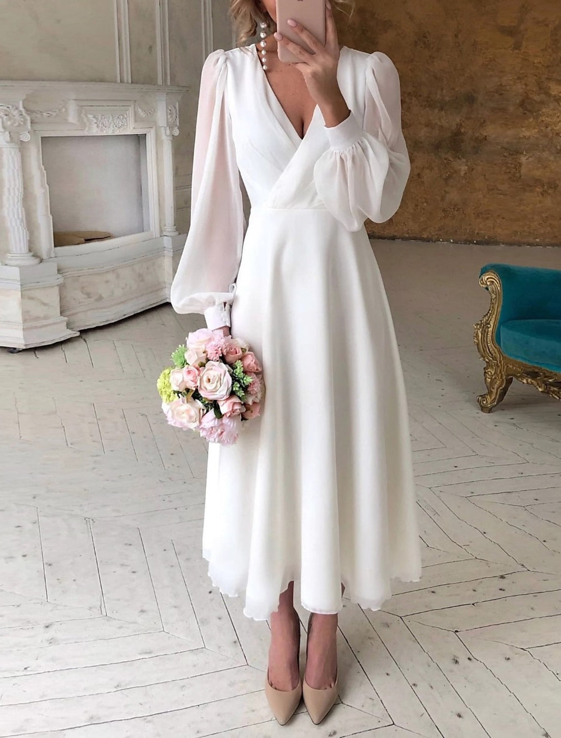 Lina Damen Hochzeitskleid | Langarm V-Ausschnitt, Elegante Brautmode 0