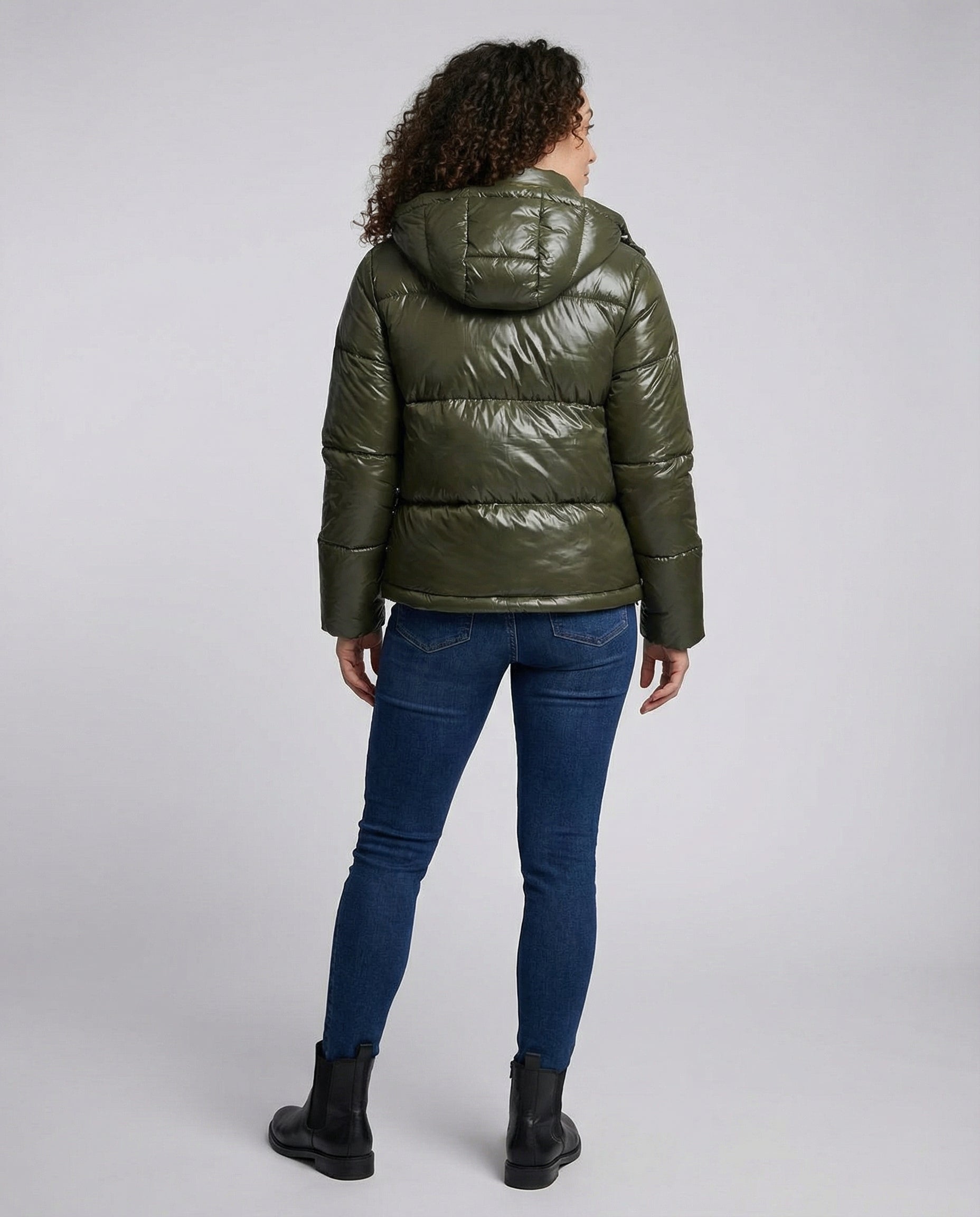 Wanda Grün Glänzende Kurze Steppjacke mit Kapuze für Damen | Winter Casual - S/M/L/XL