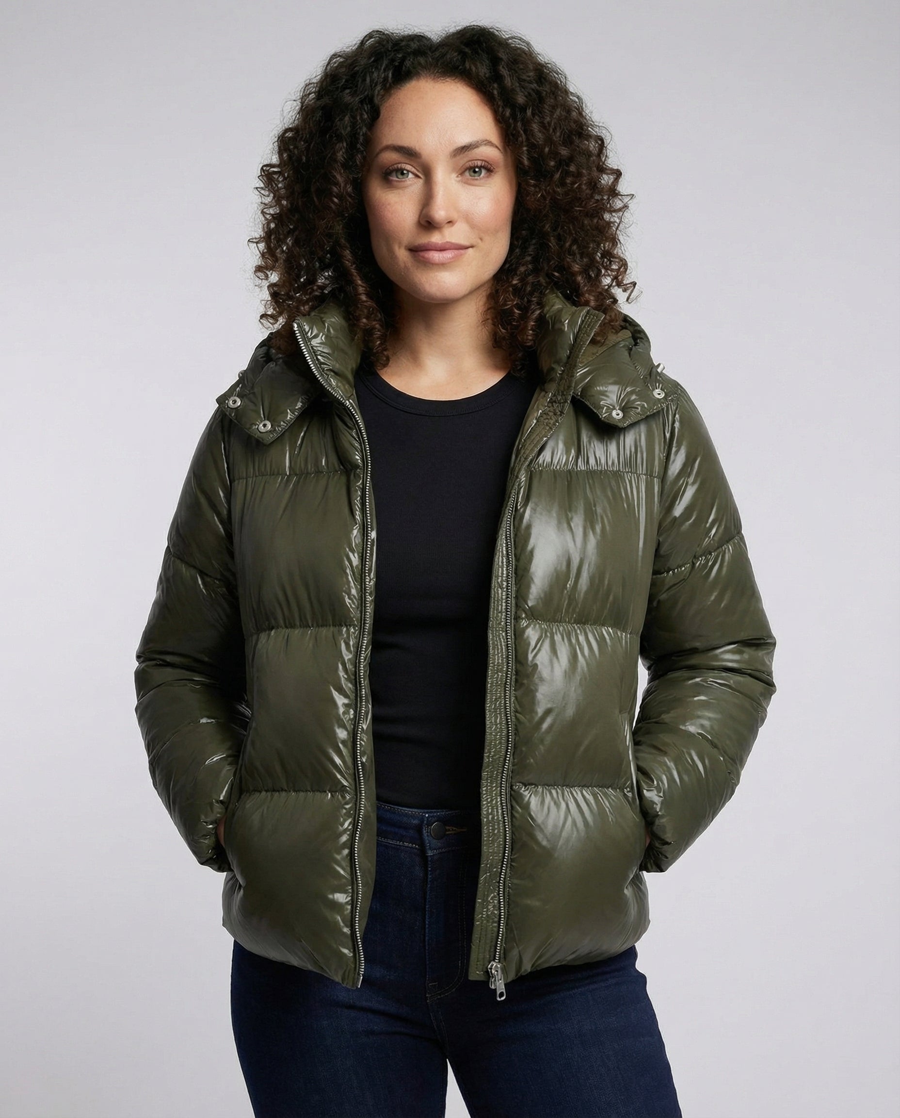 Wanda Grün Glänzende Kurze Steppjacke mit Kapuze für Damen | Winter Casual - S/M/L/XL