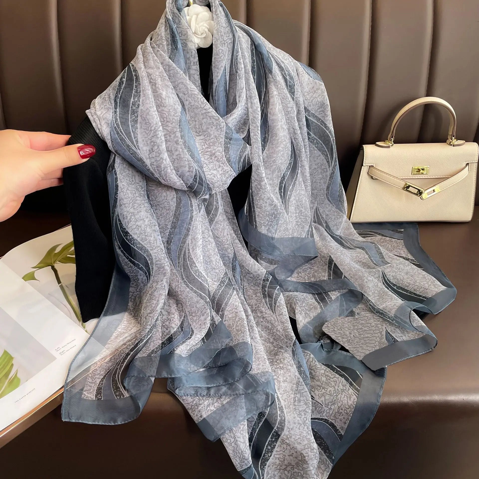 Ursula Mehrfarbig Bedruckter Chiffon-Schal für Damen | Leichter Halstuch mit Kunstdruck-Muster - Einheitsgrösse