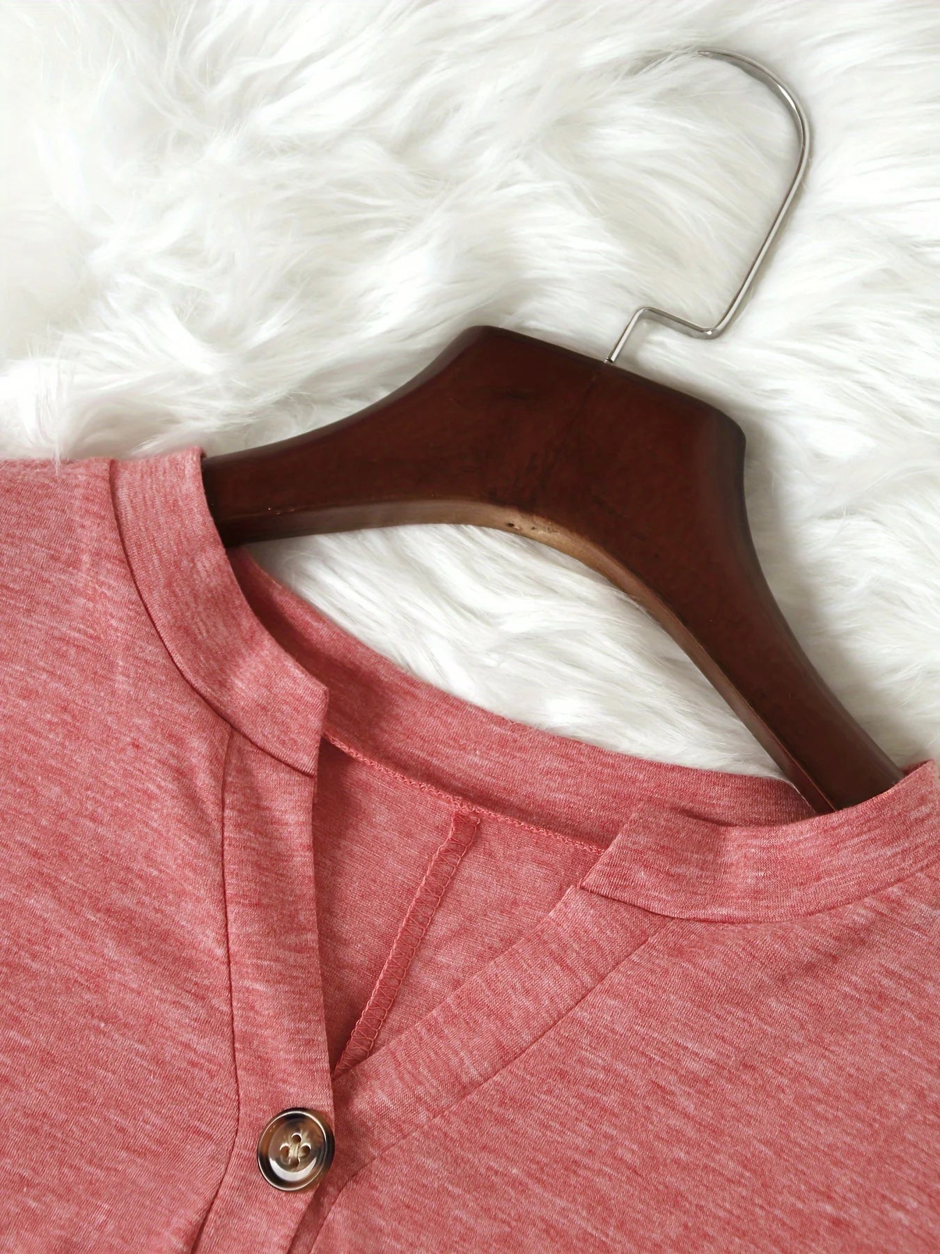 Sophie Damen T-Shirt | Kurzärmelig, V-Ausschnitt, Atmungsaktiv 2