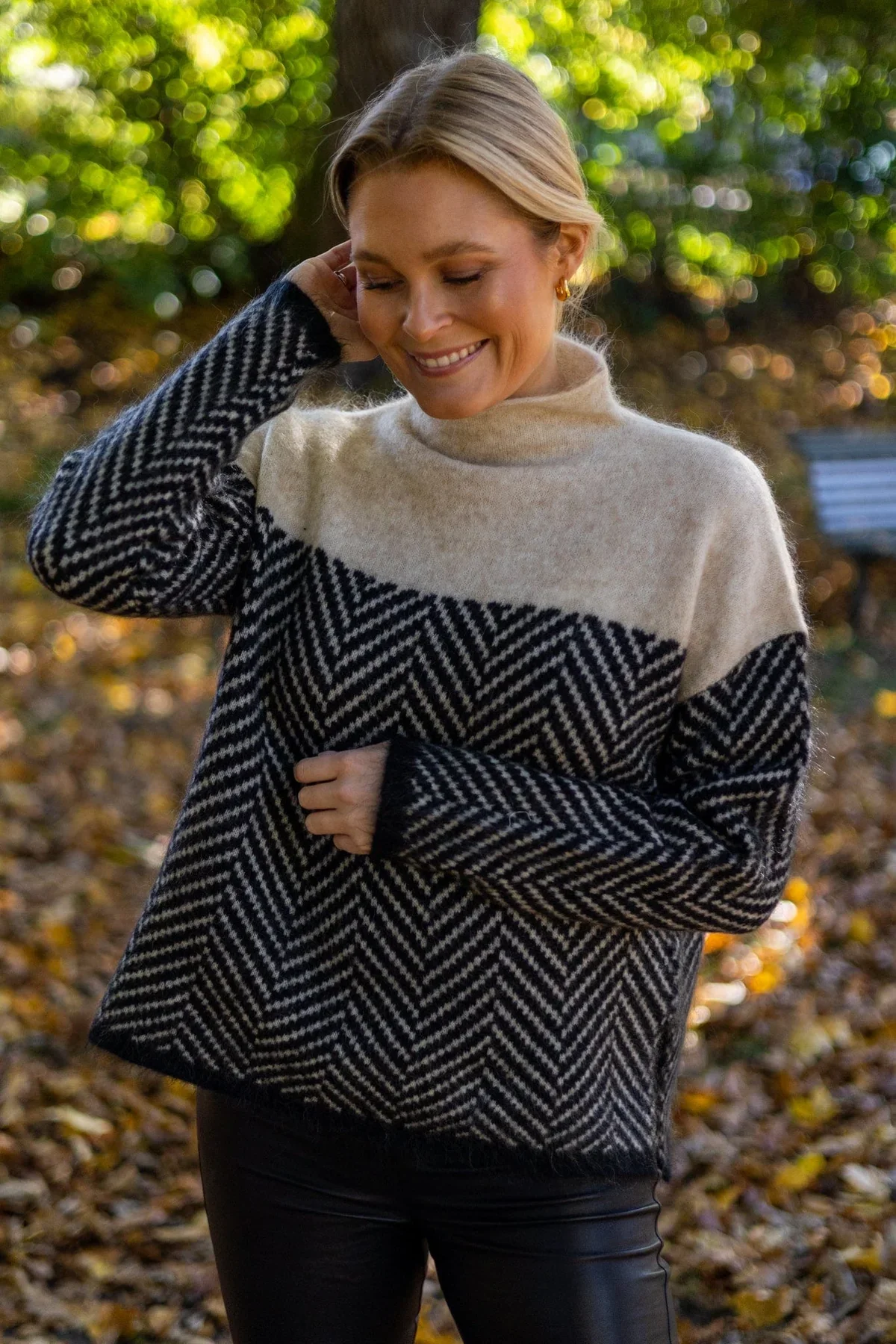 Lotte Beige Chevron Oversized Rollkragenpullover für Damen | Herbst Winter Casual Stil - XS/S/M/L/XL/2XL