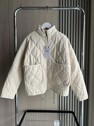Hanna Beige Wattierte Vintage Steppjacke für Damen | Stehkragen Zugband-Saum Winter - XS/S/M/L