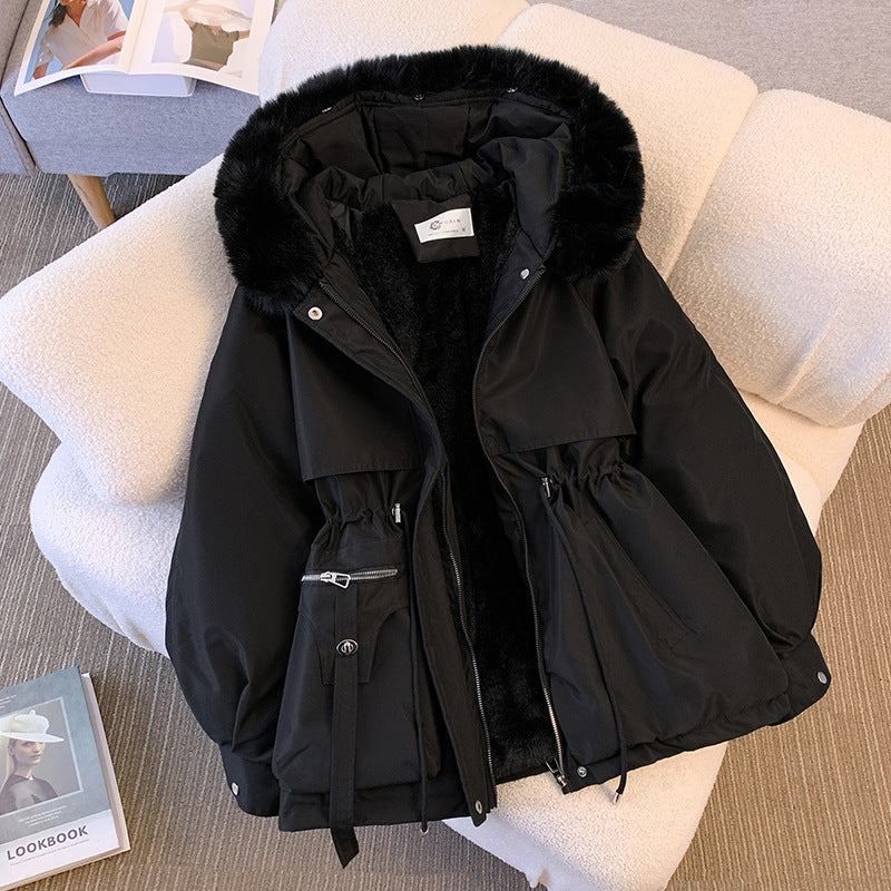 Ottilie Beige Gefütterte Winterjacke mit Kunstfell-Kapuze für Damen | Tailliert Kurz Winter - S/M/L/XL/2XL/3XL
