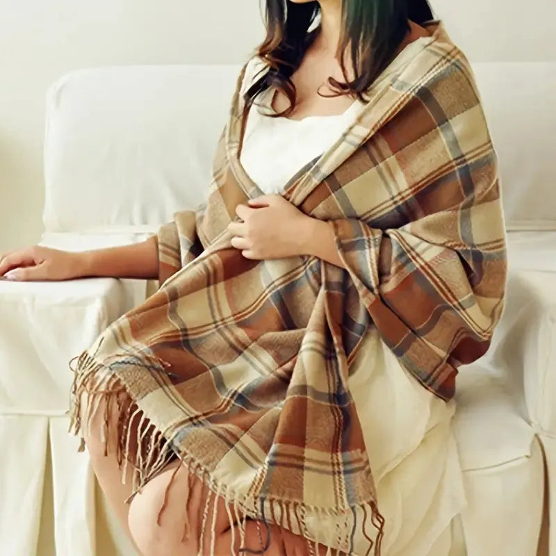Annemarie Braun Karierter Oversize Winterschal für Damen | Karomuster mit Fransen Poncho Stil