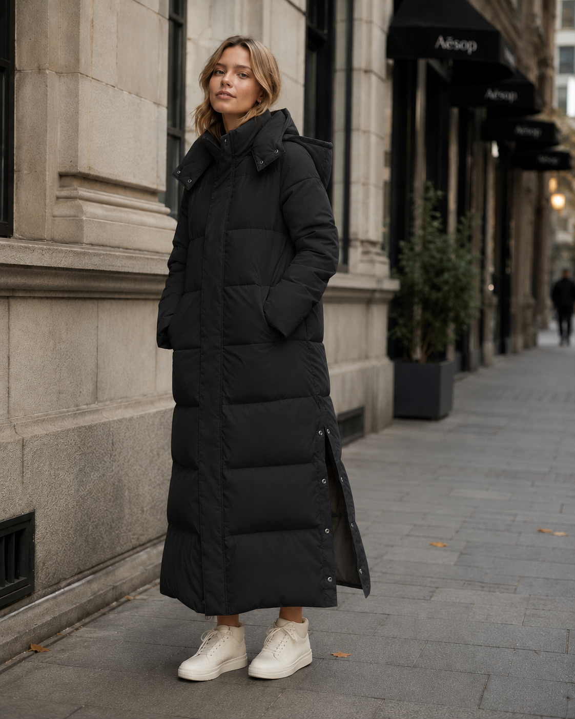Maja Beige Longline Gesteppte Winterjacke mit Kapuze für Damen | Maxi Puffer-Jacke Windabweisend - S/M/L/XL/2XL/3XL