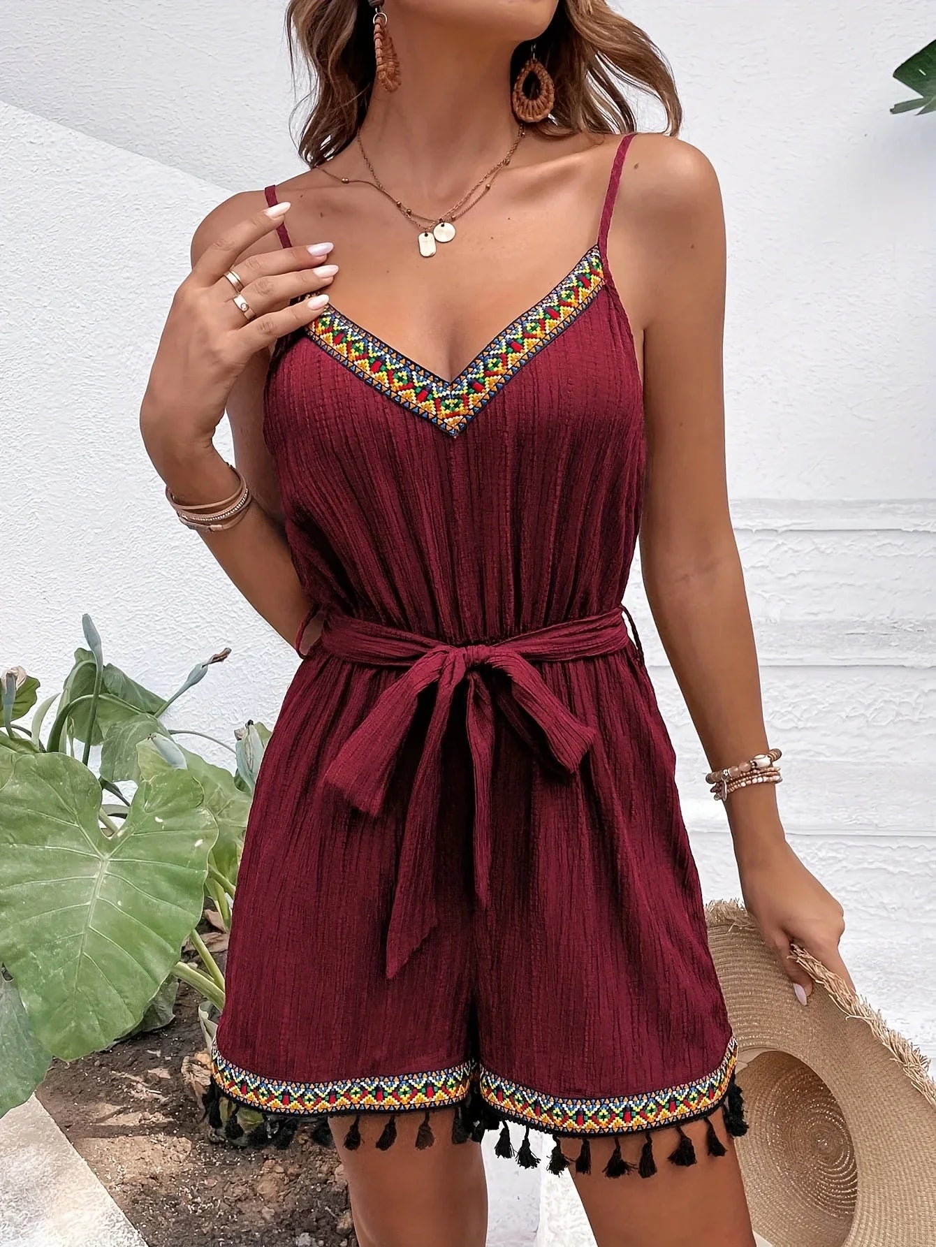 Margrit Burgunderrot Boho V-Ausschnitt Jumpsuit für Damen | Ethnischer Besatz und Quasten - S/M/L/XL/2XL